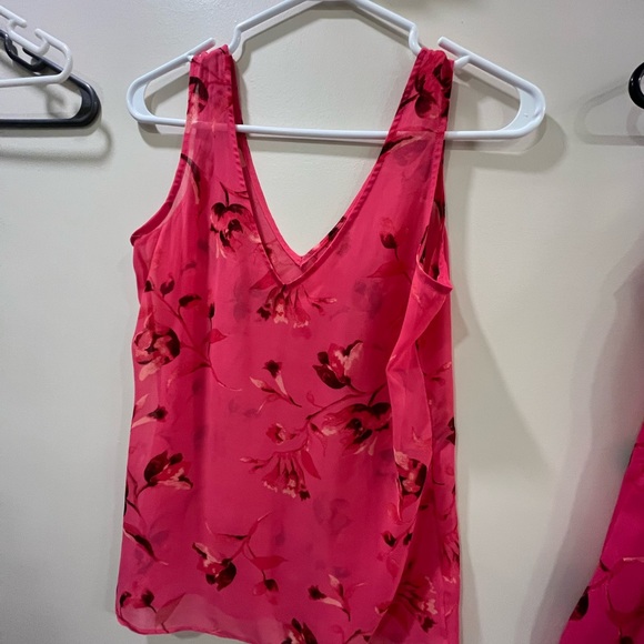 Pink Flowy double tank top - Picture 3 of 4